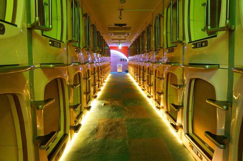 Capsule Hotel 310 Токио Стая снимка